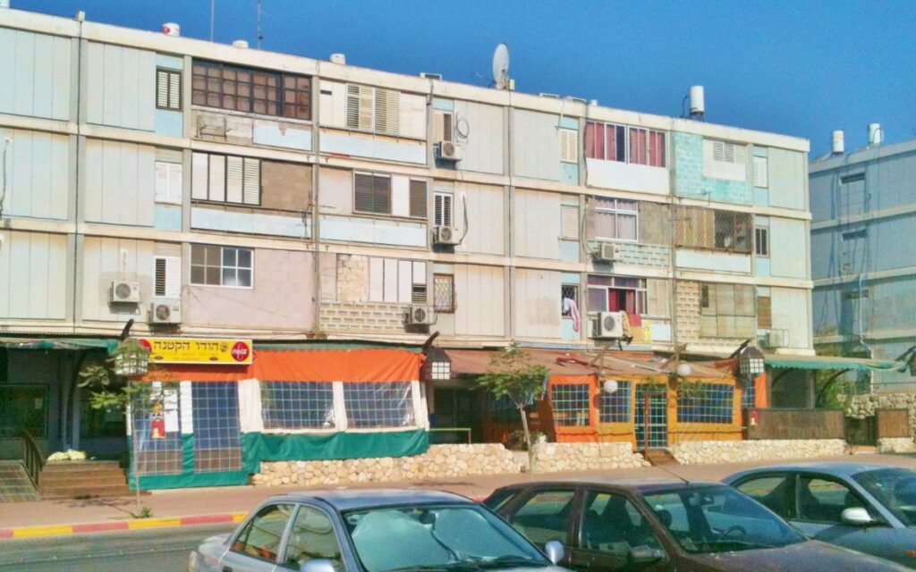 בנייני מגורים ותיקים ברחוב רינגלבלום בבאר שבע