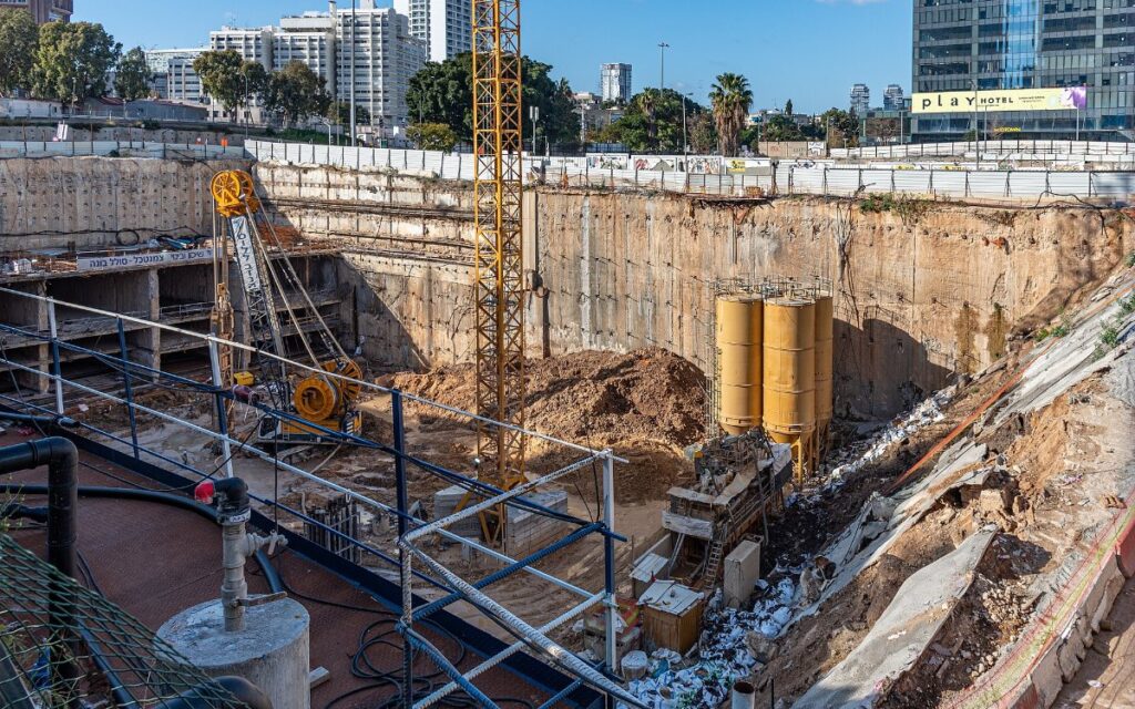 אתר הבנייה של המגדל הספירלי במתחם עזריאלי בתל אביב